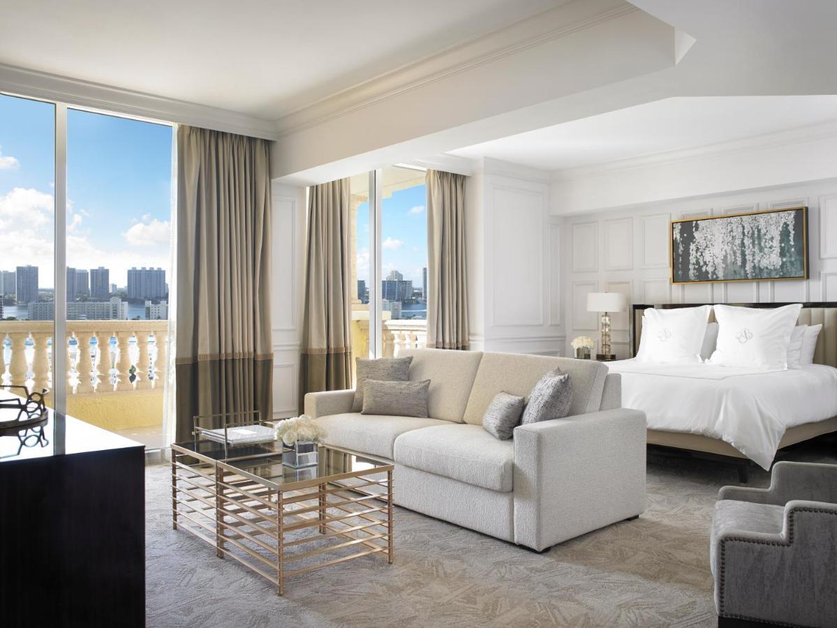 Deluxe King Room with City View